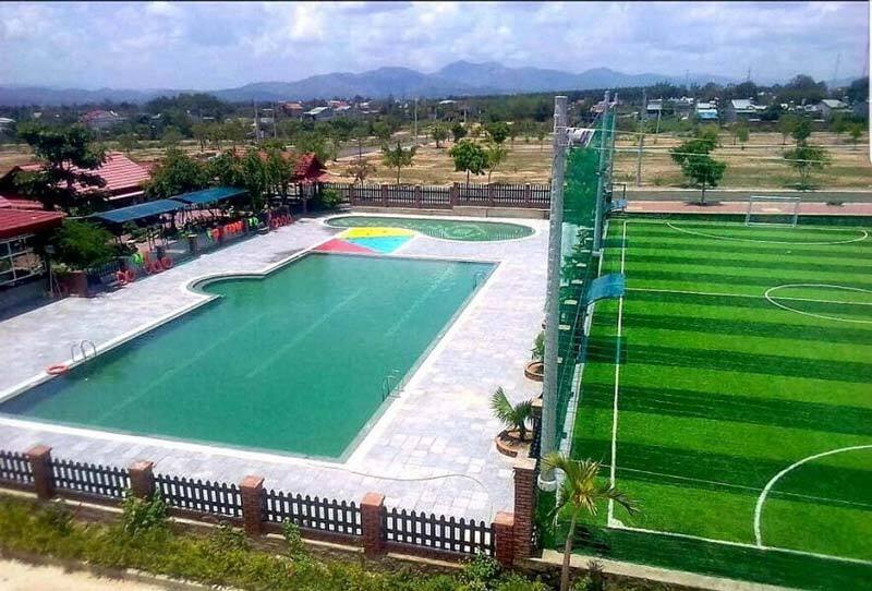 Bể bơi và sân bóng tại dự án D’Villa Kon Tum