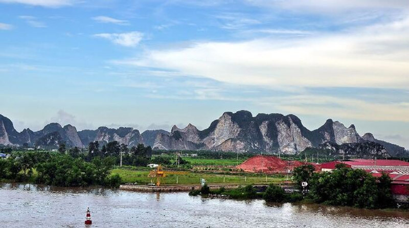 Toàn cảnh núi Tràng Kênh, huyện Thủy Nguyên